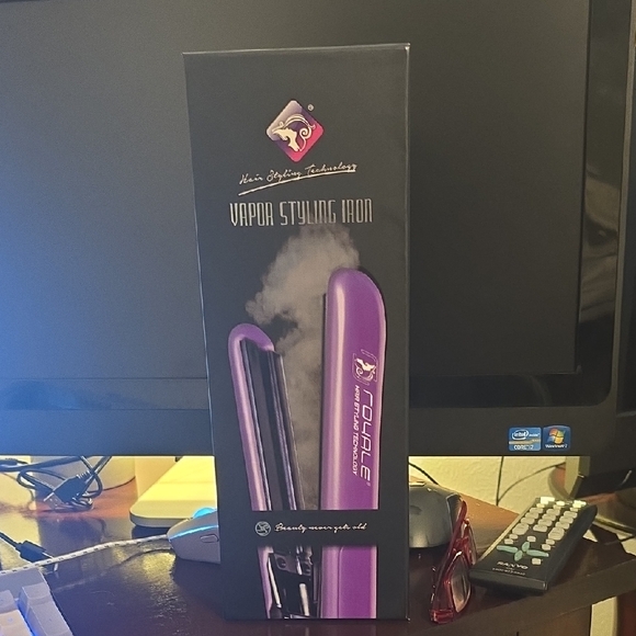 Professional Vapor Styling Iron ***MSRP $400*** - Picture 1 of 4
